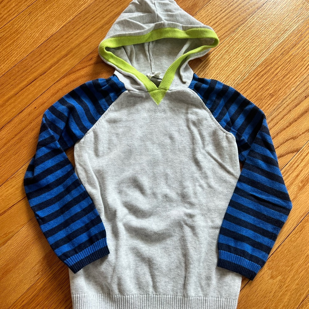 BOYS size 5 Egg brand sweater